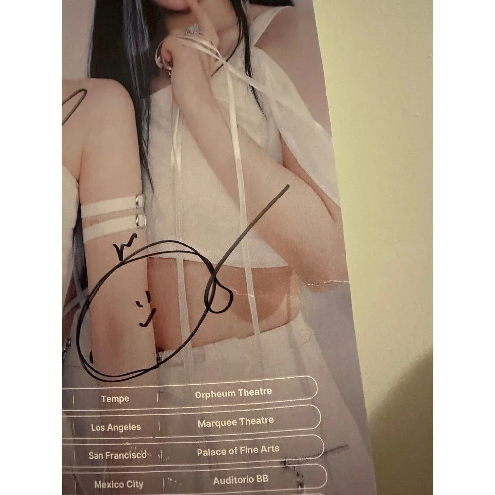 odd eye circle vip signed poster
